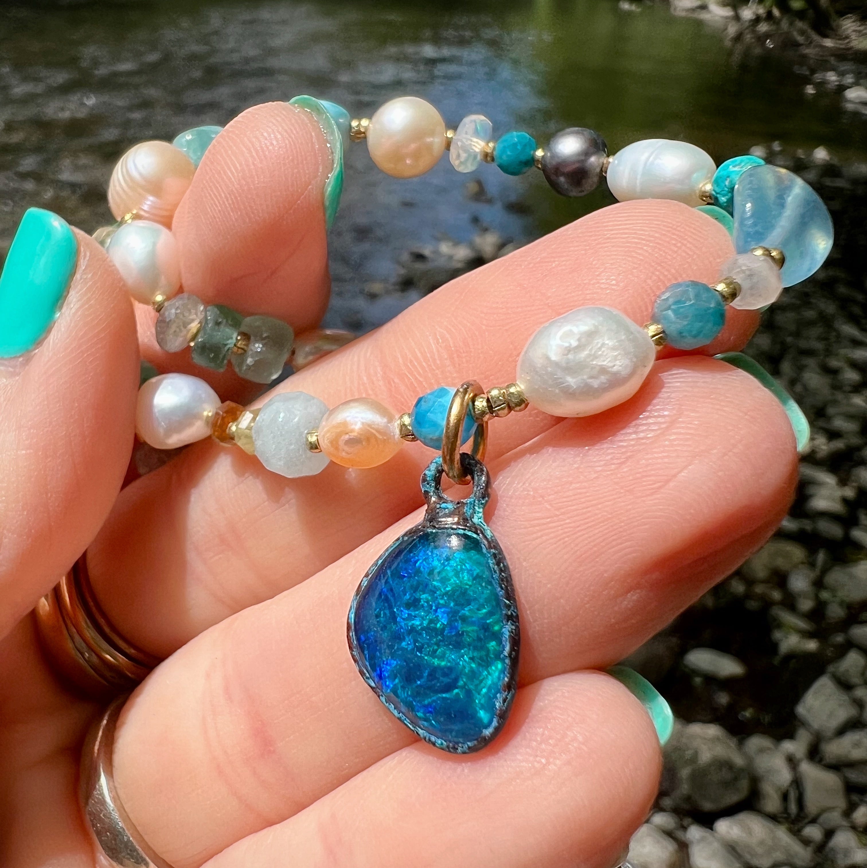 Boulder Opal, gems & pearls